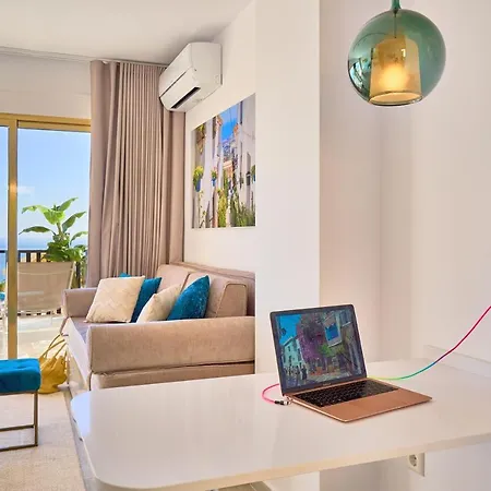 Honeymoon Corner Suite, Sun-all-day Terrace On The Of Appartement *